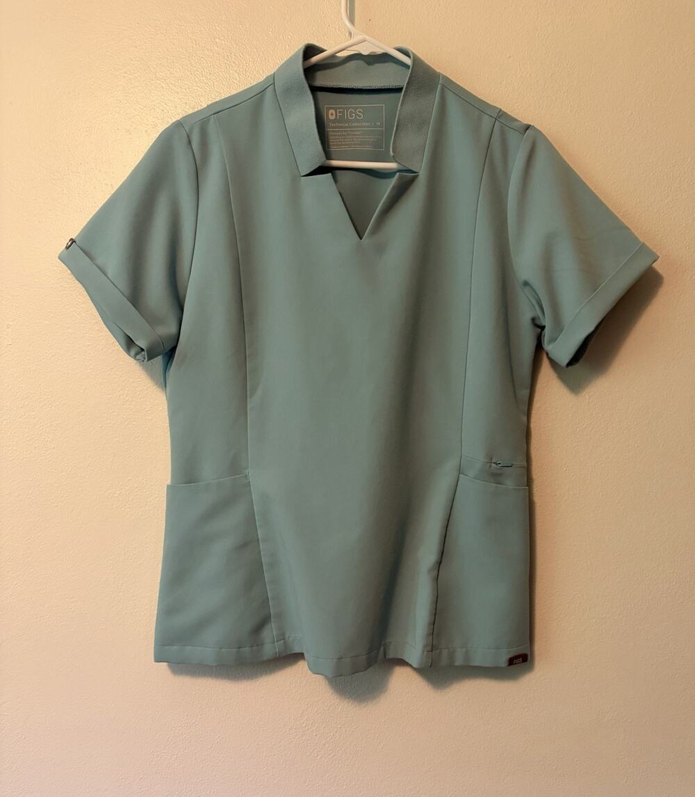 FIGS Inala Scrub Top Womens PO2914 Mint Green V-Neck Medium Pockets Slim Stretch